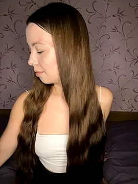 Arielle Swan online show from November 29, 1:48 pm