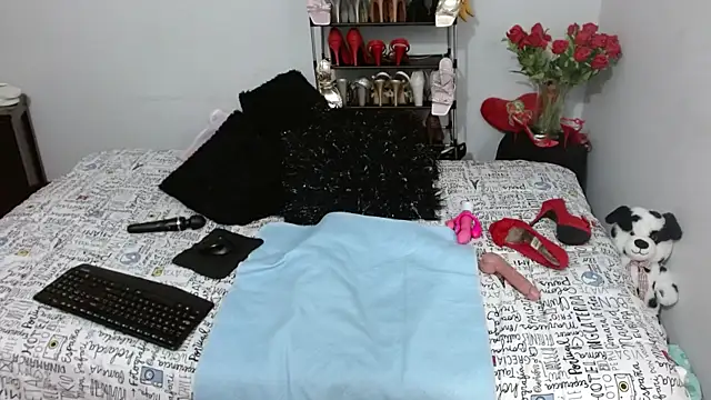 Lunasquirt1985 online show from February 4, 1:36 pm