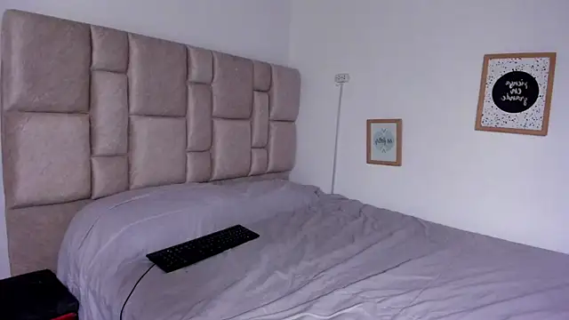 Snapshot of Kamila_angel chatting on October 20, 1:58 pm Kamila angel online show from October 20, 1:58 pm