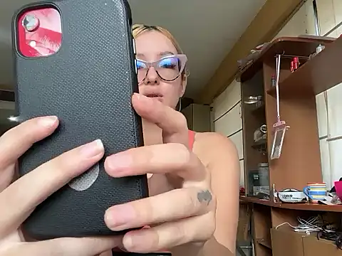 Mermaid-hana online show from November 27, 12:30 pm