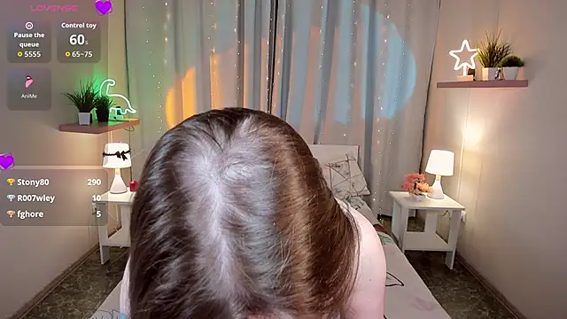 kaisajenner online show from April 11, 7:56 am