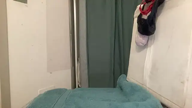 shineofcrazy online show from October 8, 10:58 pm