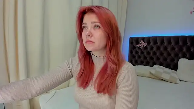 Snapshot of Ella_Mayers chatting on October 2, 12:21 pm Ella Mayers online show from October 2, 12:21 pm