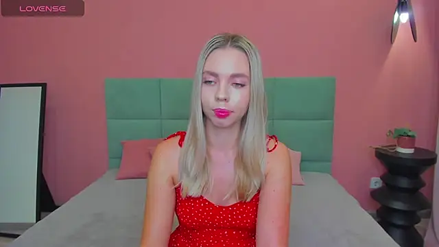 Snapshot of TessaAdorable chatting on September 14, 1:36 am TessaAdorable online show from September 14, 1:36 am