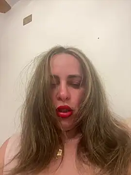 laarti online show from January 12, 7:30 pm