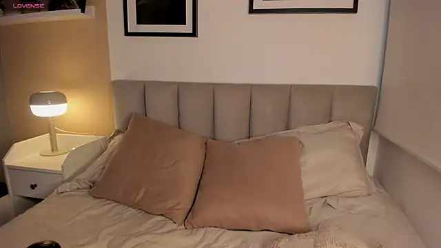 Snapshot of Gigi_Strawberry chatting on September 19, 4:55 am Gigi Strawberry online show from September 19, 4:55 am