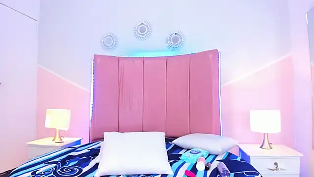 Liiam smith  online show from October 19, 3:47 pm