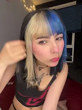 Snapshot of mavimist__ chatting on September 10, 12:10 am mavimist online show from September 10, 12:10 am