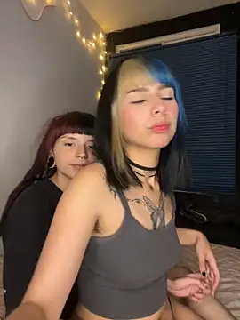 Snapshot of mavimist__ chatting on September 18, 4:33 am mavimist online show from September 18, 4:33 am