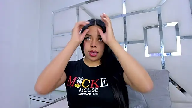 ZoeWan69 online show from December 2, 12:07 pm