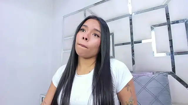 ZoeWan69 online show from March 17, 1:59 pm