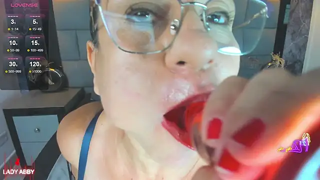 Your Lady Milf online show from December 20, 8:57 pm