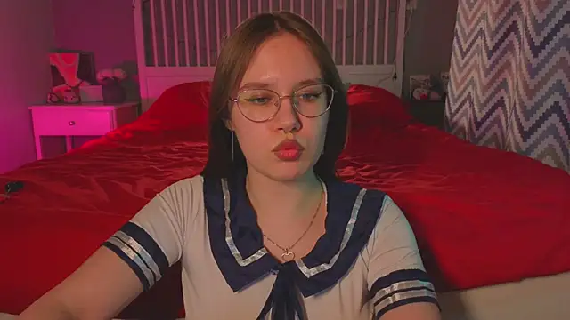 Mia Luw online show from April 16, 5:34 pm