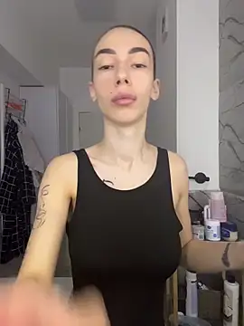 Celine Roxelle online show from February 3, 2:11 pm