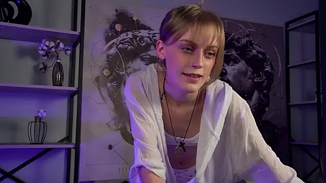 KiraMontoya online show from February 18, 8:41 pm