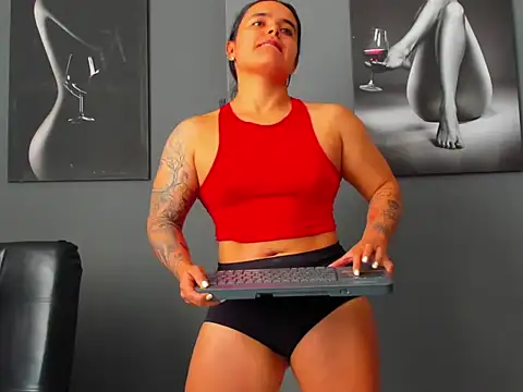 karlyjons12 online show from February 4, 3:59 pm