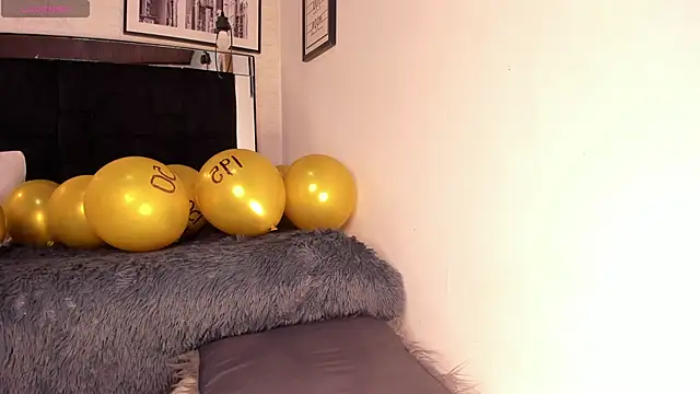 tylla  online show from November 5, 2:50 am