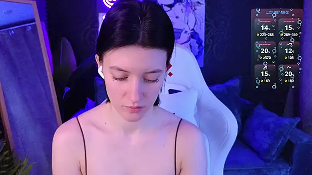 roxy riot  online show from February 25, 1:37 am