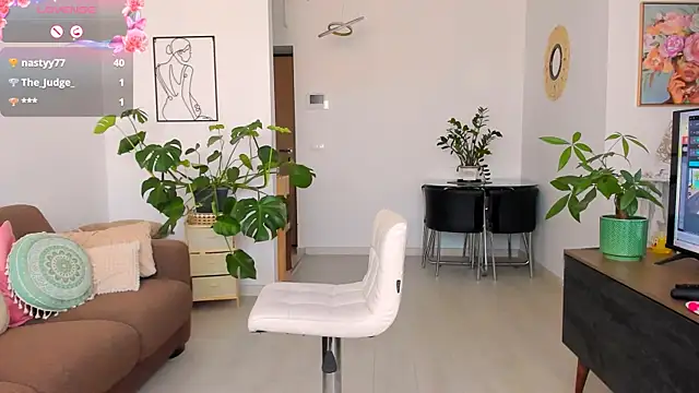 Kaylynn online show from November 1, 1:37 pm