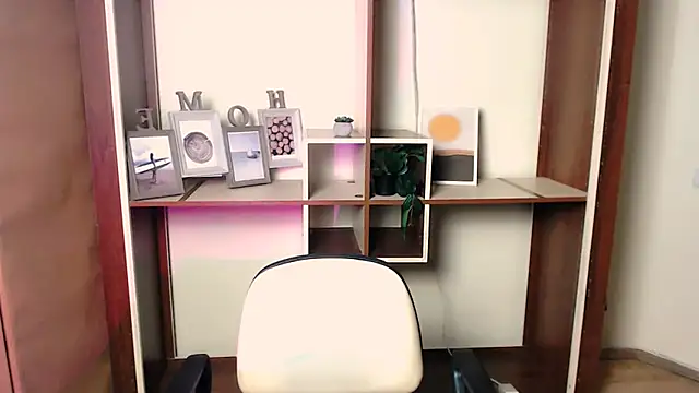  AngeliaFlow  online show from November 22, 9:12 am