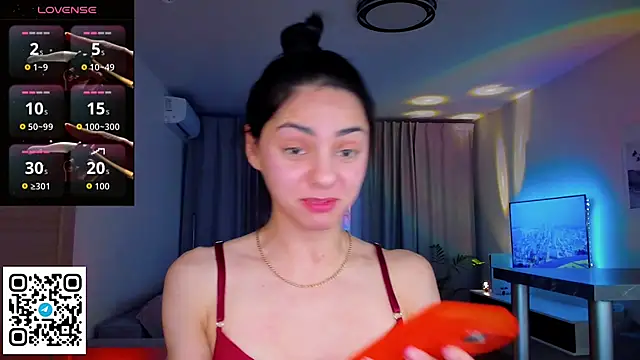 EmiliaZen online show from April 16, 4:39 pm