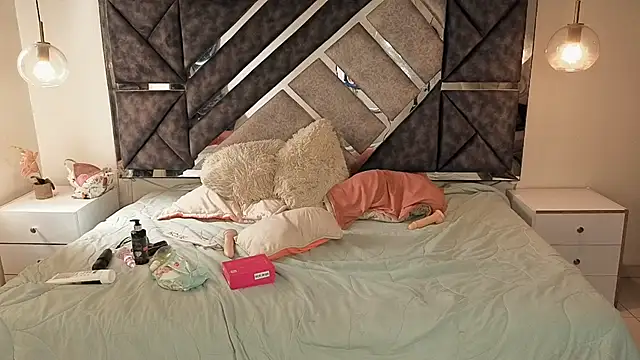 lizha milf online show from September 25, 6:50 pm