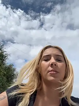 hotamanda01 online show from March 1, 1:11 pm