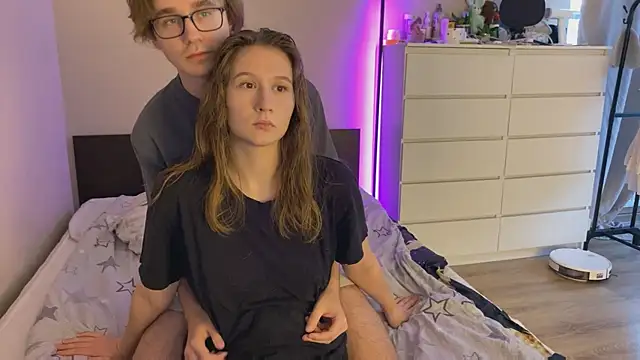 Snapshot of Sabrinaanddaniel chatting on September 9, 3:45 pm Sabrinaanddaniel online show from September 9, 3:45 pm