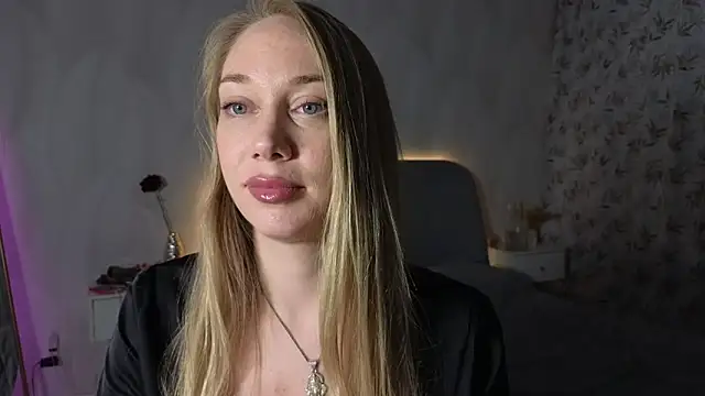 Snapshot of Engel_13 chatting on October 9, 6:01 pm Engel 13 online show from October 9, 6:01 pm