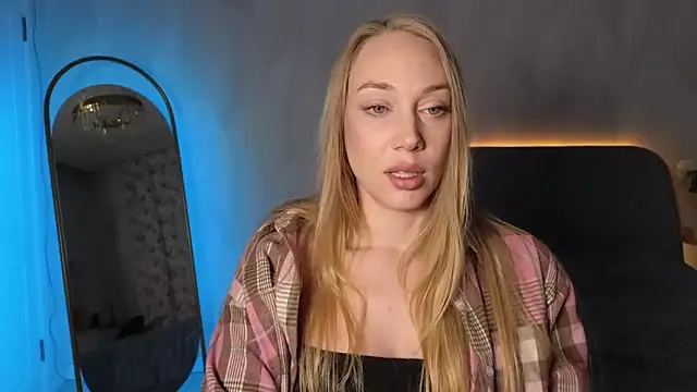 Snapshot of Engel_13 chatting on October 4, 2:22 pm Engel 13 online show from October 4, 2:22 pm