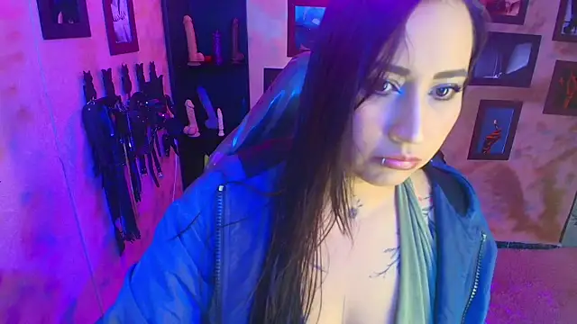 cherryy bombshelll online show from December 18, 4:12 pm