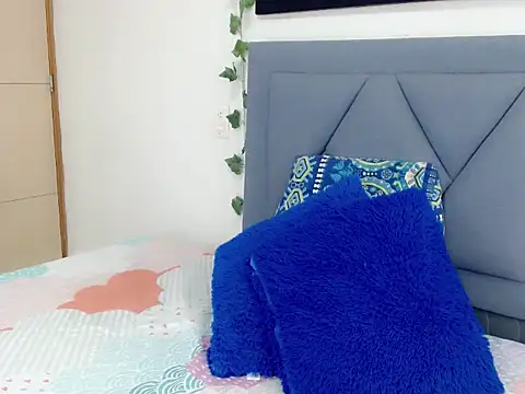 dominic 00 online show from October 2, 8:47 pm