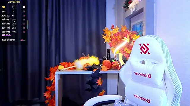 Hisoka akerley online show from November 27, 7:39 pm