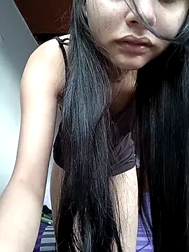 CHLOE ISABELL online show from March 11, 12:31 pm