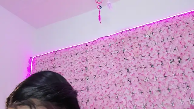 Lynda Bonnie online show from November 20, 2:29 pm