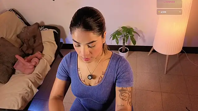 Maryybellax online show from April 2, 10:51 pm