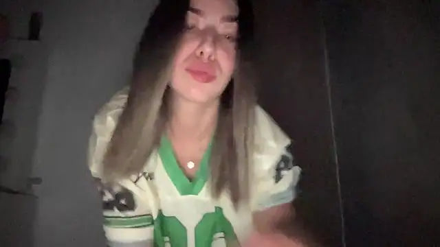 Snapshot of sarrah_rossy chatting on September 13, 9:23 pm sarrah rossy online show from September 13, 9:23 pm