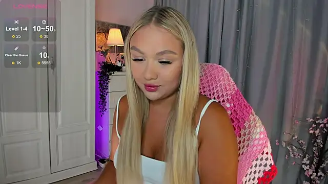 Snapshot of _Loneve__ chatting on September 12, 3:41 pm  Loneve   online show from September 12, 3:41 pm