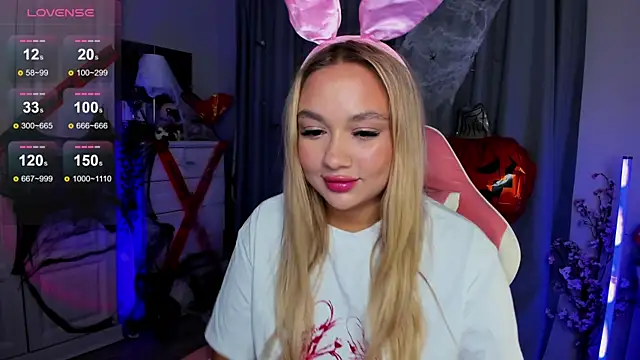 Snapshot of _Loneve__ chatting on October 30, 1:56 pm  Loneve   online show from October 30, 1:56 pm