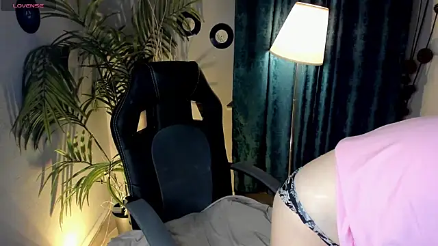 Snapshot of Lika_0ne chatting on September 24, 11:53 am Lika 0ne online show from September 24, 11:53 am