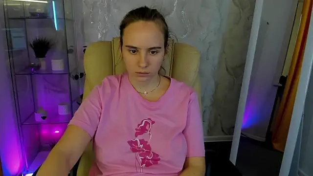 Lika 0ne online show from October 26, 12:33 pm