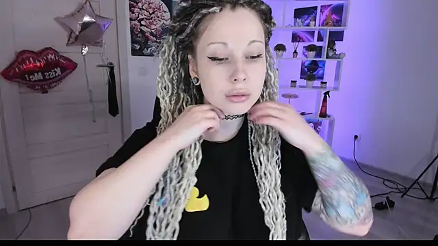 HoneySallyMoore online show from September 28, 3:28 pm