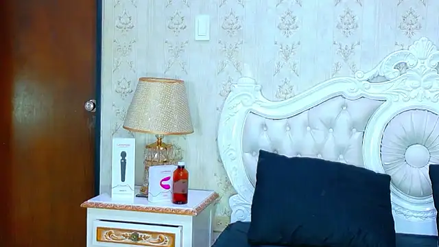 TianahGlow online show from February 26, 9:03 pm