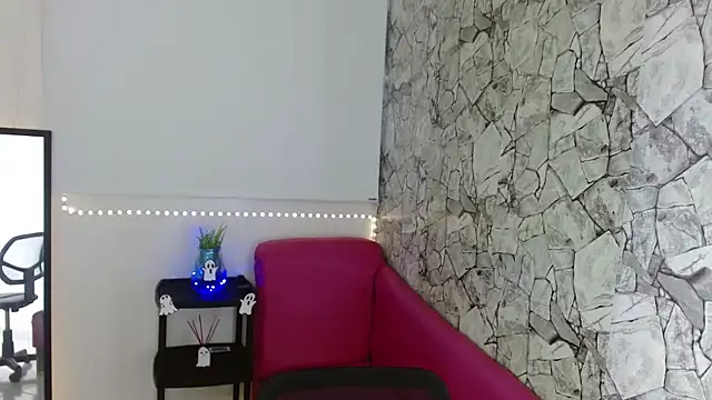 Emilybateee online show from October 11, 7:49 pm