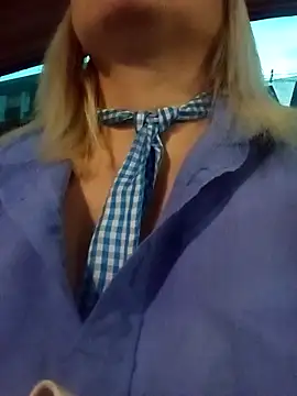 CandieGilson   online show from November 26, 10:49 am