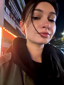 lunalovelee online show from November 4, 2:22 pm