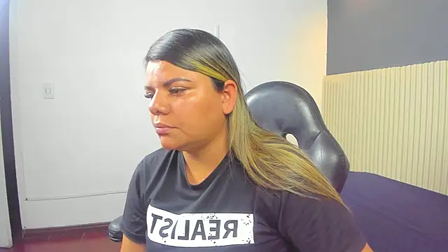 Aida-nicolle online show from September 15, 10:01 am