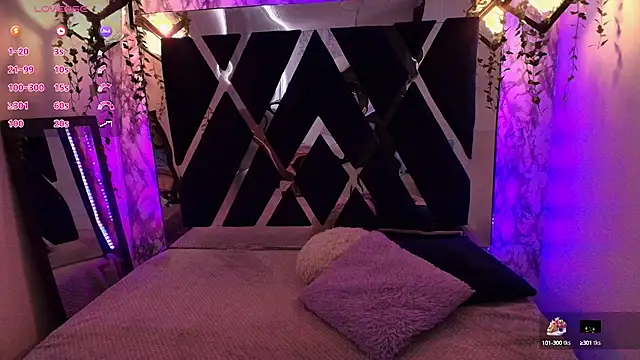 charlotte bluee online show from September 24, 6:40 pm