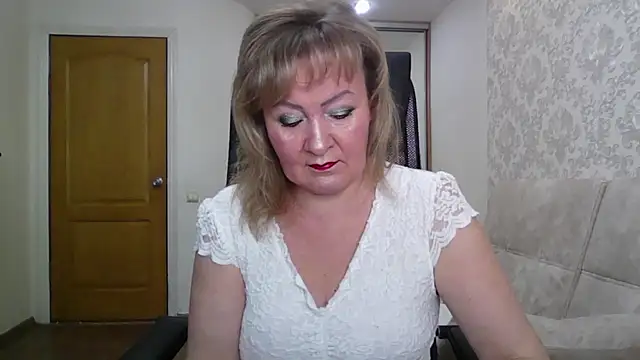 Snapshot of Victoria_secrets_ chatting on September 12, 11:39 am Victoria secrets online show from September 12, 11:39 am