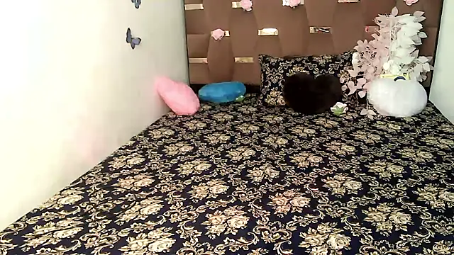 megancatluna online show from November 5, 3:45 am